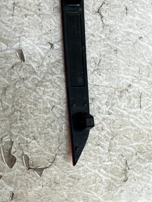 Audi A3 8Y Rear Bumper Right Taillight Reflector 2020 TO 2024 8Y0945106 Genuine 178548542475 8