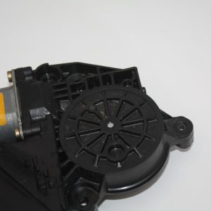 Audi A4 B7 Front Left Window Regulator Motor 2004 8H2959801 Genuine - Image 3