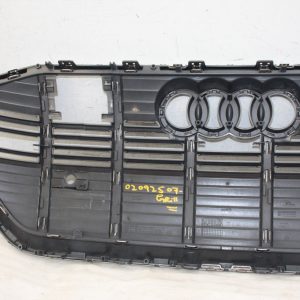 Audi E Tron Front Bumper Grill 4KE853651 Genuine *DAMAGED* - Image 12
