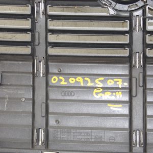 Audi E Tron Front Bumper Grill 4KE853651 Genuine *DAMAGED* - Image 10