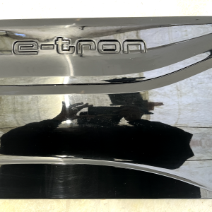 Audi Q6 E Tron Rear Left Side Door Moulding 2024 ON 85H853969A Genuine - Image 4
