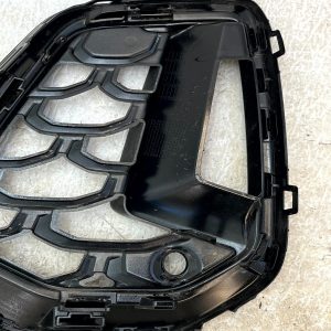 Audi Q7 Front Bumper Right Side Lower Grille 2024 ON 4M0807682AP Genuine - Image 9