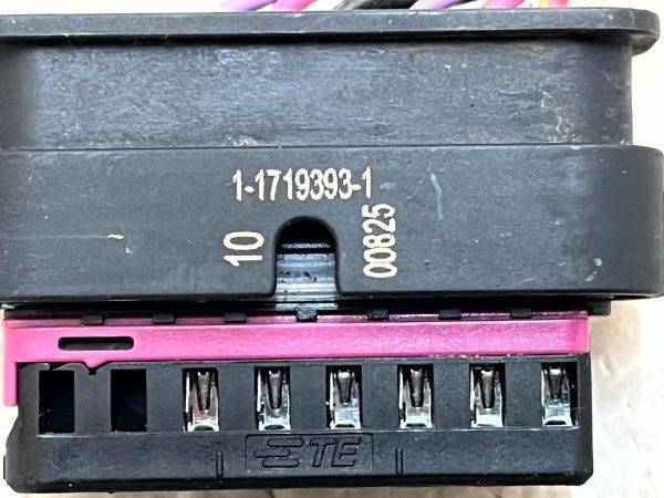 Audi Volkswagen Wiring Loom Harness Plug Connector 1-1719393-1 Genuine 7 Audi Volkswagen Wiring Loom Harness Plug Connector 1 1719393 1 Genuine 178524766735 8