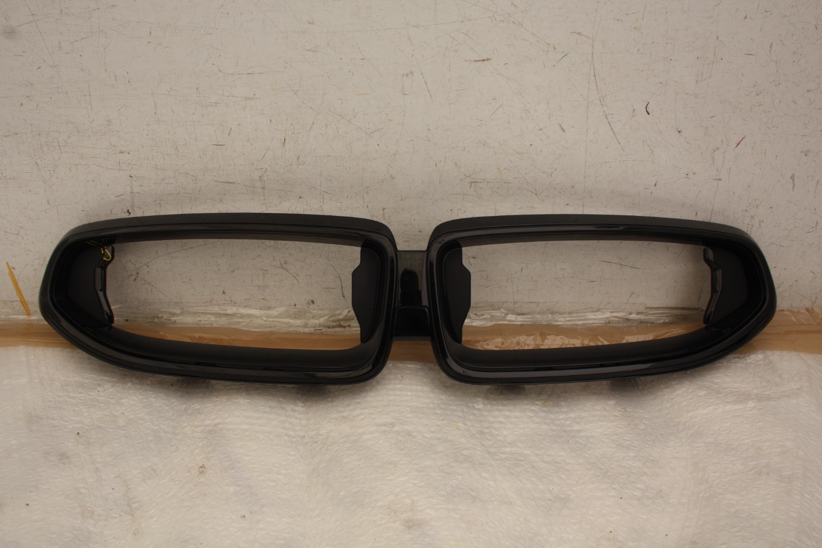 BMW 2 Series G42 Front Bumper Grill Surround Trim 2022 ON 51138080975 *DAMAGED*