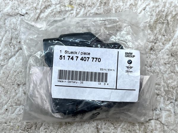 BMW 5 Series G30 Front Right Hood Latch Support 2017 TO 2020 51747407770 Genuine 11 BMW 5 Series G30 Front Right Hood Latch Support 2017 TO 2020 51747407770 Genuine 178233682575 12