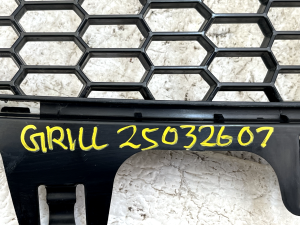 BMW M4 F82 Front Bumper Grille 2014 TO 2020 Genuine 11 BMW M4 F82 Front Bumper Grille 2014 TO 2020 Genuine 178507815505 12