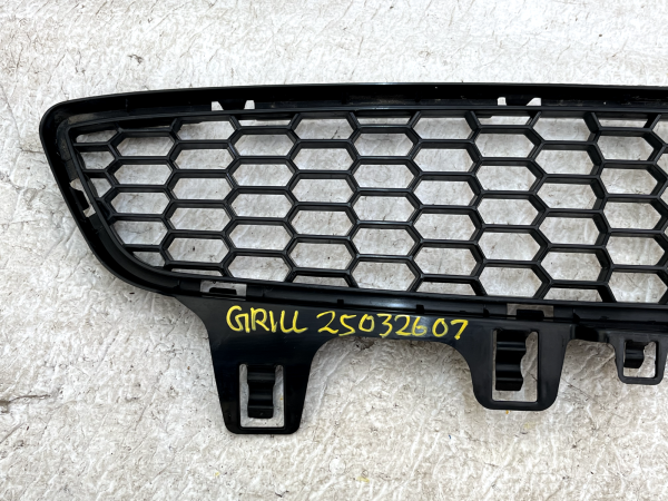 BMW M4 F82 Front Bumper Grille 2014 TO 2020 Genuine 1 BMW M4 F82 Front Bumper Grille 2014 TO 2020 Genuine 178507815505 2