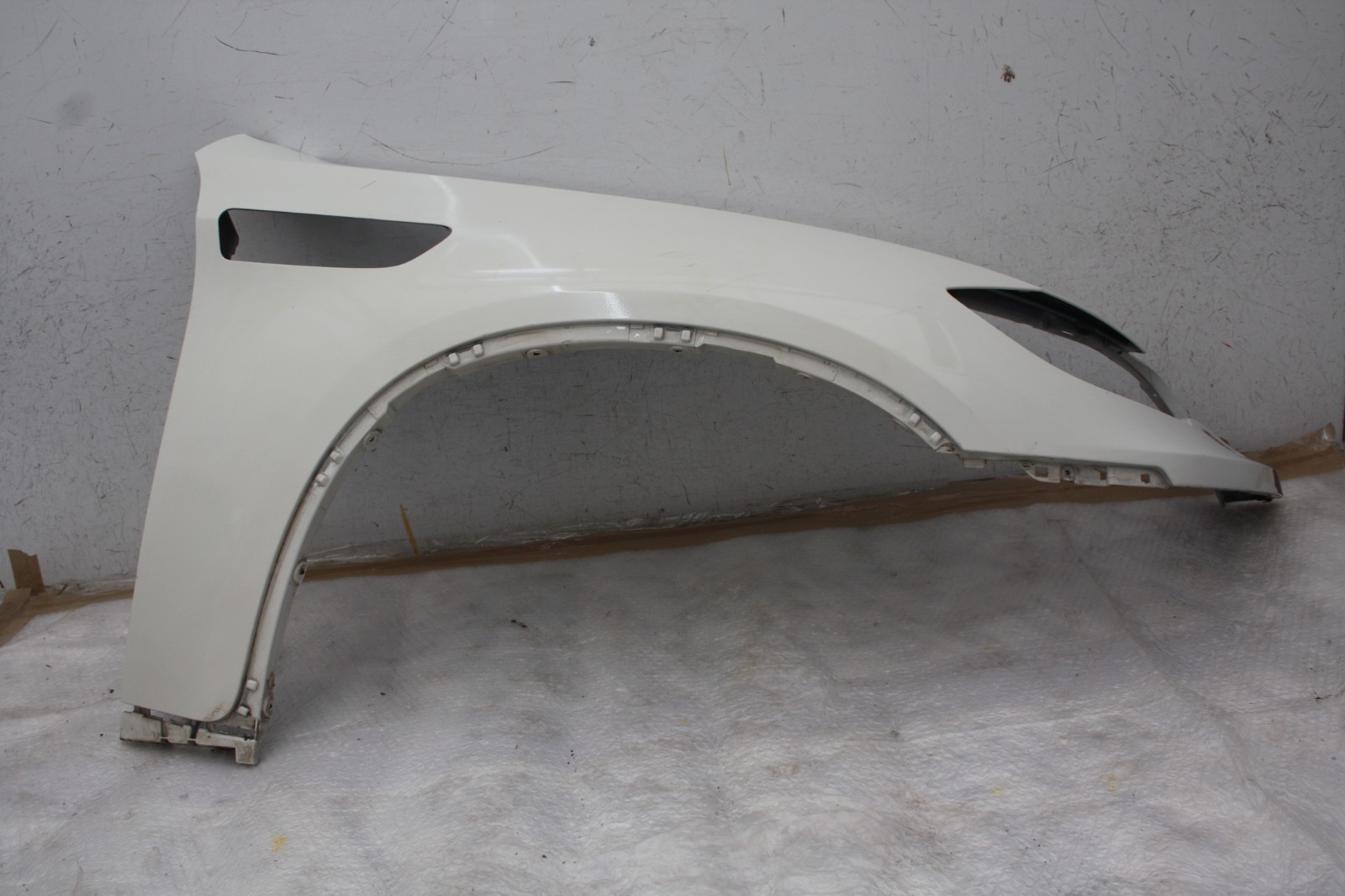 BMW X5 G05 Front Right Side Wing Genuine *DAMAGED*