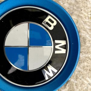 BMW i3 I01 Front Bonnet Emblem Badge Logo 7314891 Genuine - Image 3