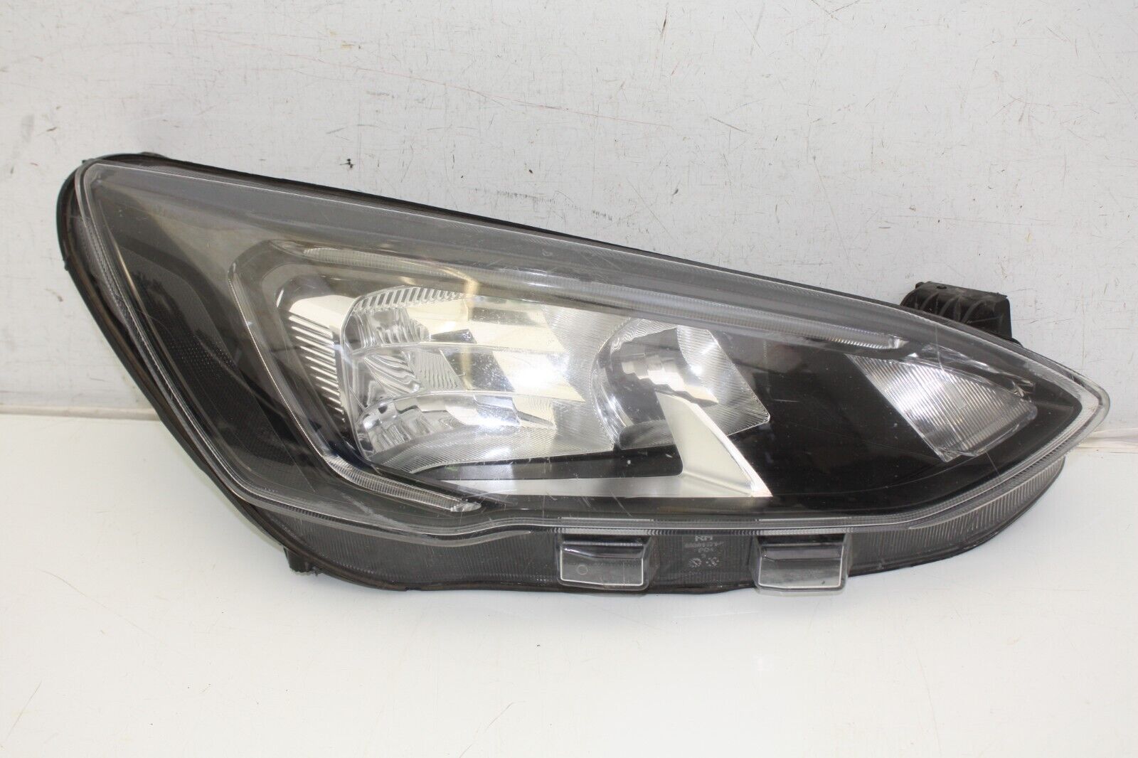 Ford Focus Right Side Headlight 2018 – 2022 MX7B-13E014-DC *FIXING DAMAGED*