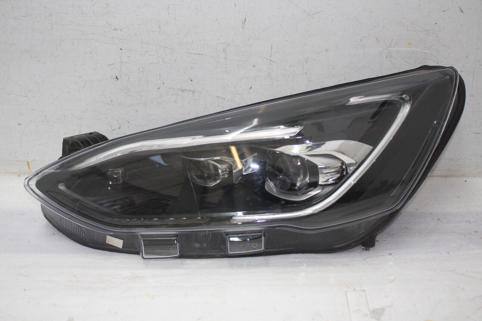 Ford Focus ST Left Side Xenon Headlight JX7B-13E017-BG Genuine *DAMAGED*