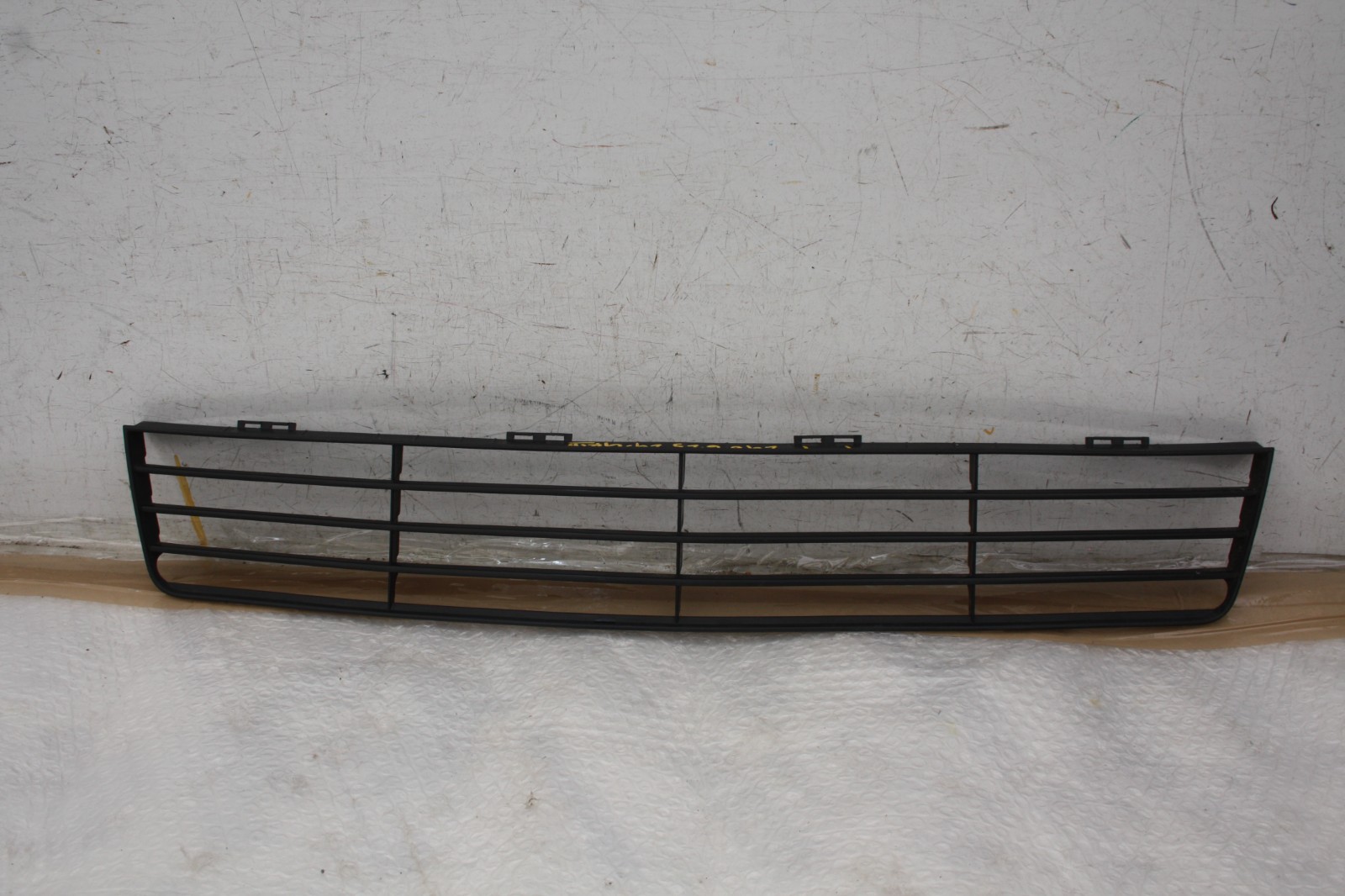 Ford Fusion Front Bumper Grill 2003 TO 2006 2N11-A018A58 Genuine