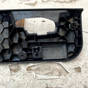 Ford Transit Custom Rear Barn Door Catch Cover PZ31-V404C08-BB319W Genuine - Image 9