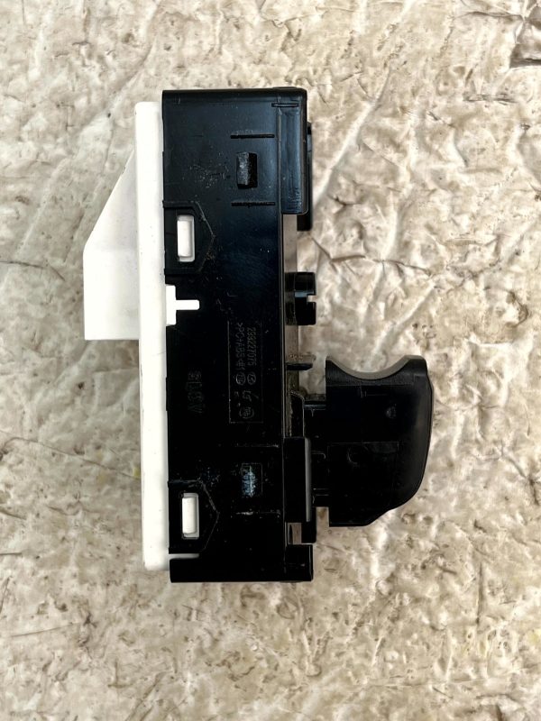 Hyundai Tucson NX4 Rear Door Window Control Switch 2020-2024 93581N70504 Genuine 1 Hyundai Tucson NX4 Rear Door Window Control Switch 2020 2024 93581N70504 Genuine 178231544265 2