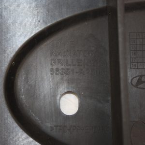 Kia Ceed Front Bumper Grill 86351-A2600 Genuine *DAMAGED* - Image 9