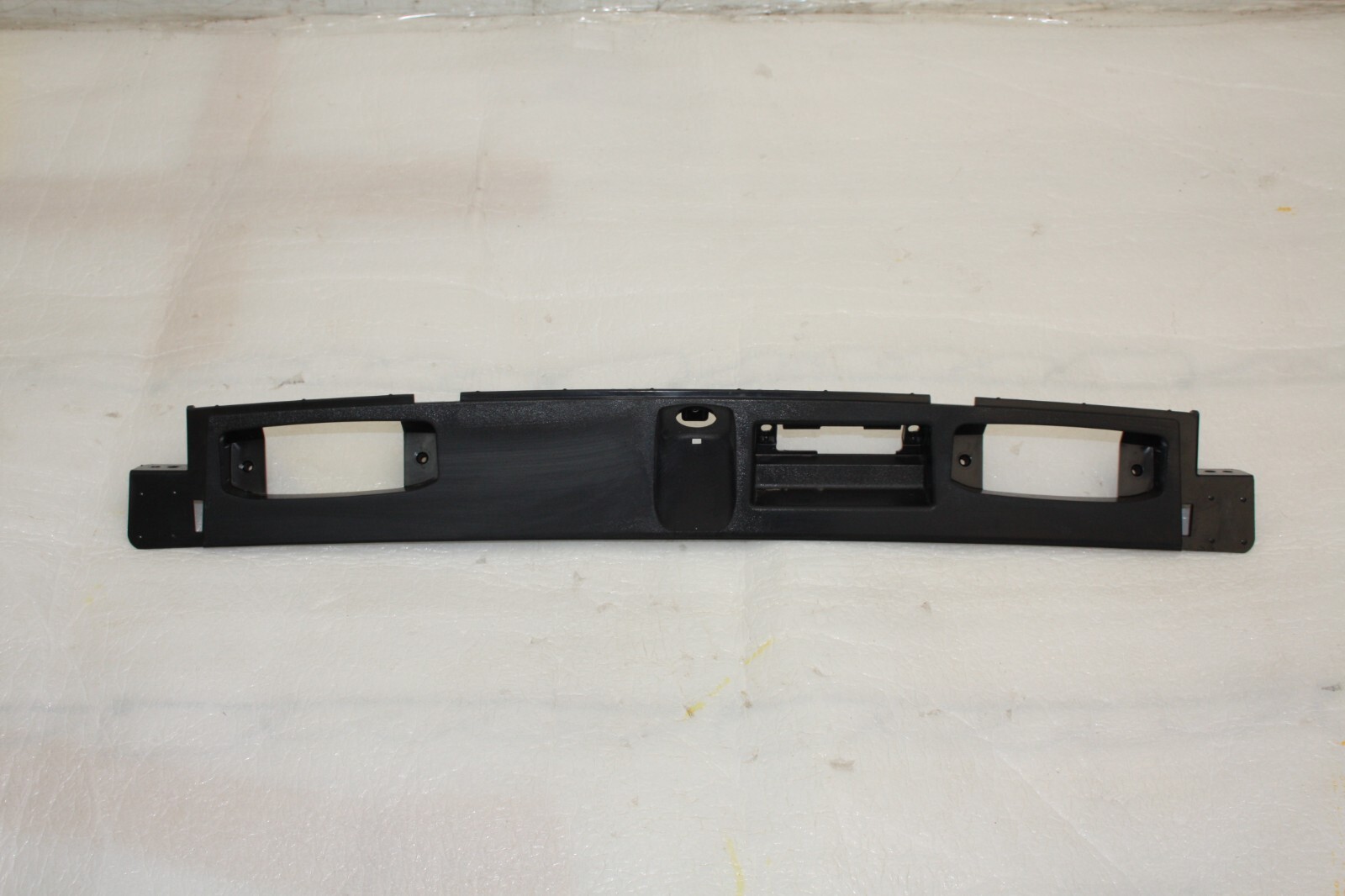 Kia Sportage Rear Tailgate Bootlid Handle 2022 ON 87327-R2010 Genuine