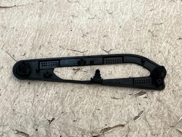 LR Range Rover Rear Bumper Right Wiring Loom Bracket M8E2 5E002 A Genuine 178504793985 5