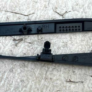 LR Range Rover Rear Bumper Right Wiring Loom Bracket M8E2-5E002-A Genuine - Image 7
