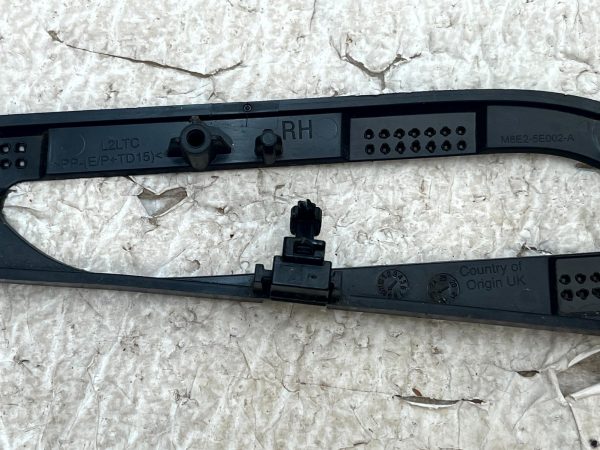 LR Range Rover Rear Bumper Right Wiring Loom Bracket M8E2 5E002 A Genuine 178504793985 7