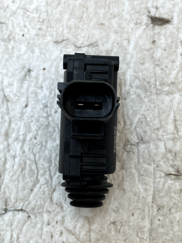 LR Range Rover Velar L560 Fuel Tank Filler Flap Actuator 3M51 220A20 AC Genuine 178409642425 6
