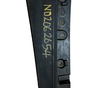LR Range Rover Vogue L460 Front Bumper Left Mud Flap Trim M8E2-17F018-A Genuine - Image 3
