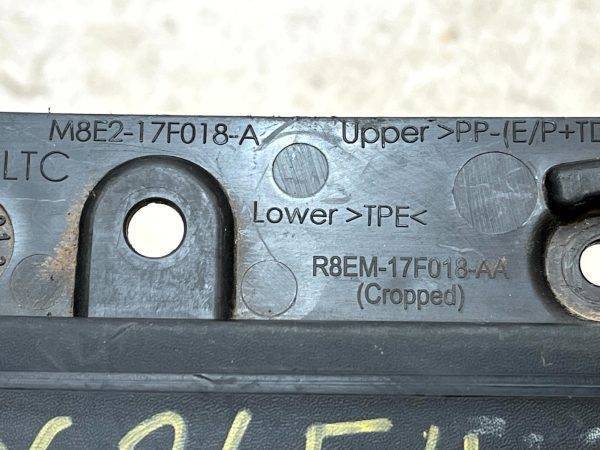 LR Range Rover Vogue L460 Front Bumper Left Mud Flap Trim M8E2 17F018 A Genuine 178316761895 8