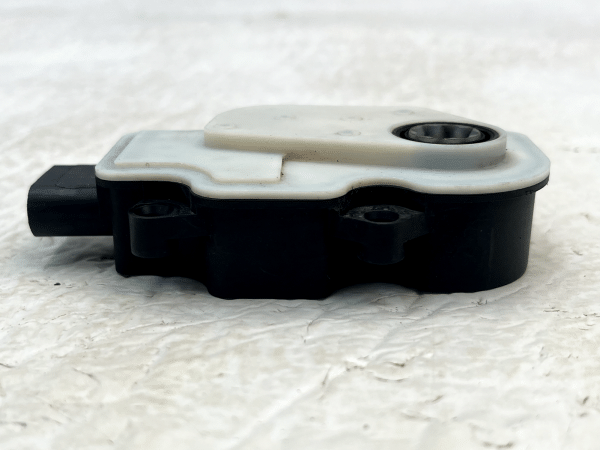 Land Rover Defender Active Air Flap Actuator Motor 2020 ON 112902701 Genuine 178510567665 3