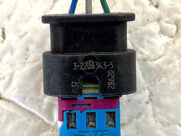 Land Rover Defender Discovery Parking Sensor Plug Connector 3 2236343 5 Genuine 178516326715 8