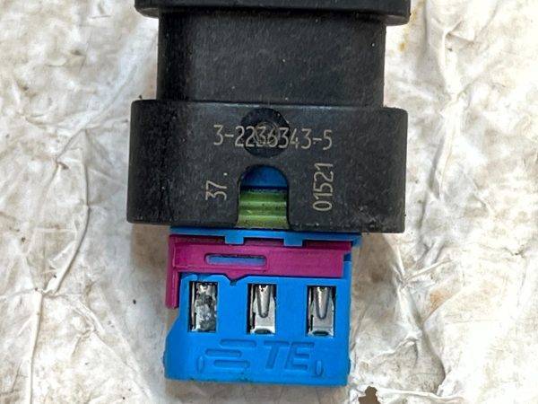 Land Rover Defender Discovery Parking Sensor Plug Connector 322363435 Genuine 7 Land Rover Defender Discovery Parking Sensor Plug Connector 322363435 Genuine 178450015915 8