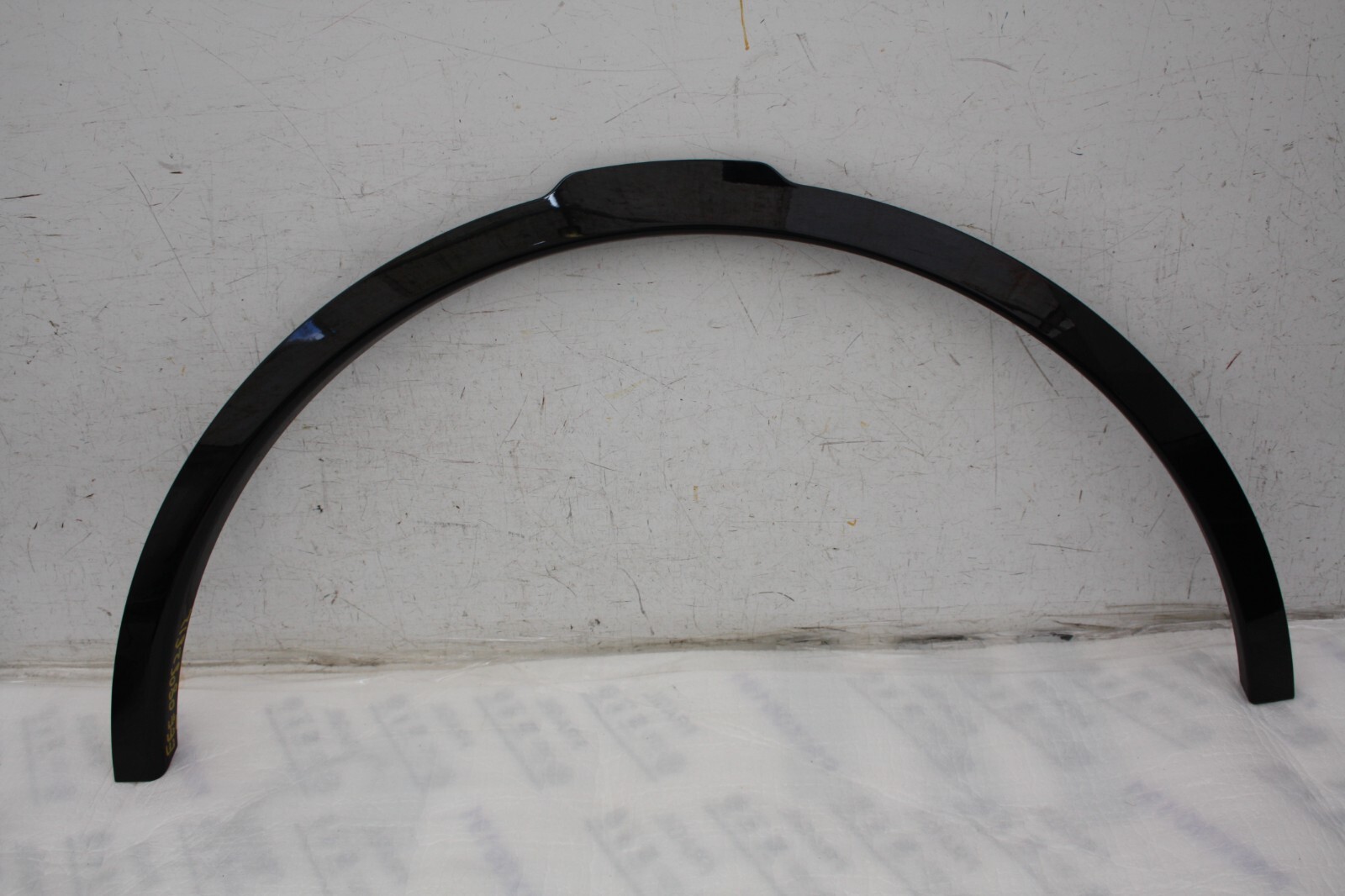 Land Rover Discovery L462 Front Right Wheel Arch 2017 ON HY3M-16A074-AC *DAMAGED