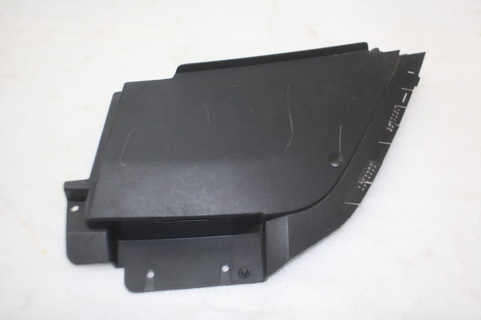 Land Rover Discovery Support L550 Front Right Bracket 2019 ON LK72-2D208-C