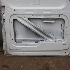 Maxus V90 Deliver 9 Left Side Sliding Door  *DAMAGED* - Image 18