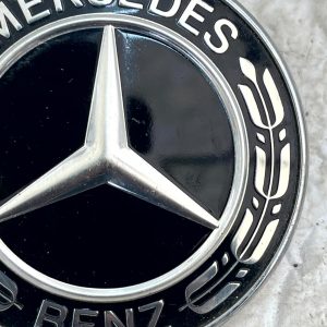 Mercedes A Class Front Hood Bonnet Wreath Flat Emblem Badge A0008171801 Genuine - Image 4