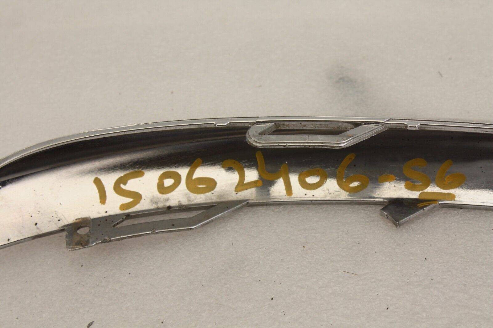 Mercedes-C-Class-W205-AMG-Front-Bumper-Left-Chrome-A2058851374-DAMAGED-176432797495-19