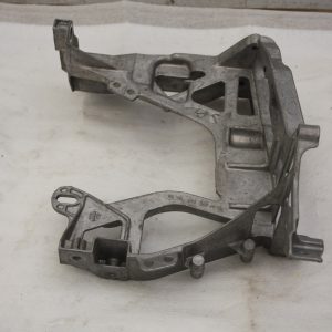 Mercedes C Class W205 Front Left Headlight Bracket A2056221600 Genuine - Image 6