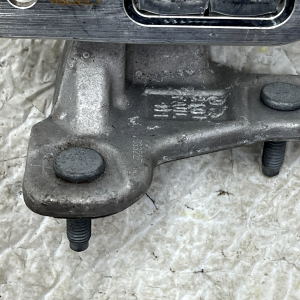 Mercedes C Class W205 Front Left Lower Door Hinge 2014 TO 2018 HS205C1 Genuine 14 Mercedes C Class W205 Front Left Lower Door Hinge 2014 TO 2018 HS205C1 Genuine - Image 3