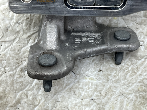 Mercedes C Class W205 Front Left Lower Door Hinge 2014 TO 2018 HS205C1 Genuine 2 Mercedes C Class W205 Front Left Lower Door Hinge 2014 TO 2018 HS205C1 Genuine 178551084415 3