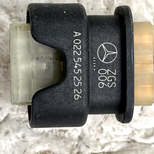 Mercedes C-Class W205 PDC Sensor Wiring Loom Plug Connector A0225452526 Genuine - Image 9