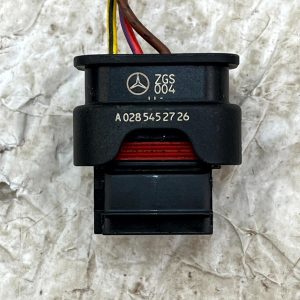 Mercedes C-Class W205 Wiring loom Harness Plug Connector A0285452726 Genuine - Image 3