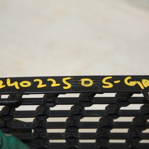 Mercedes E Class C238 Front Bumper Grill 2016 TO 2020 A2388880400 *DAMAGED* - Image 9