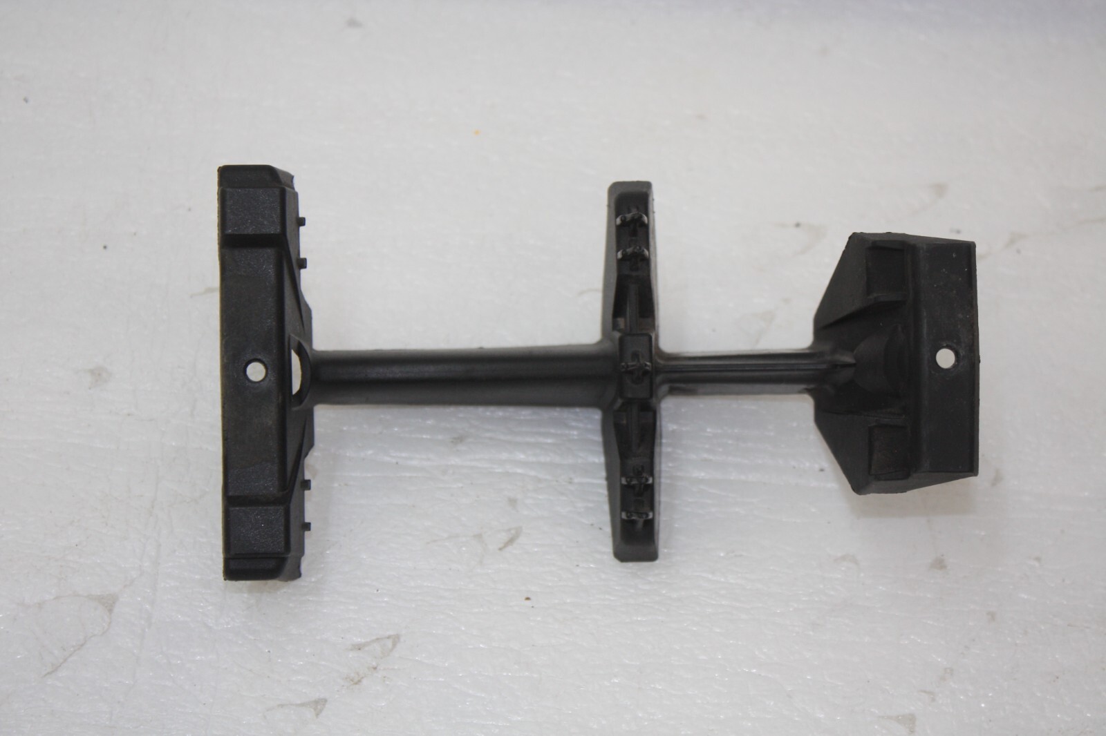 Mercedes E Class W213 Front Bumper Centre Bracket 2016-2020 A2138857802 Genuine