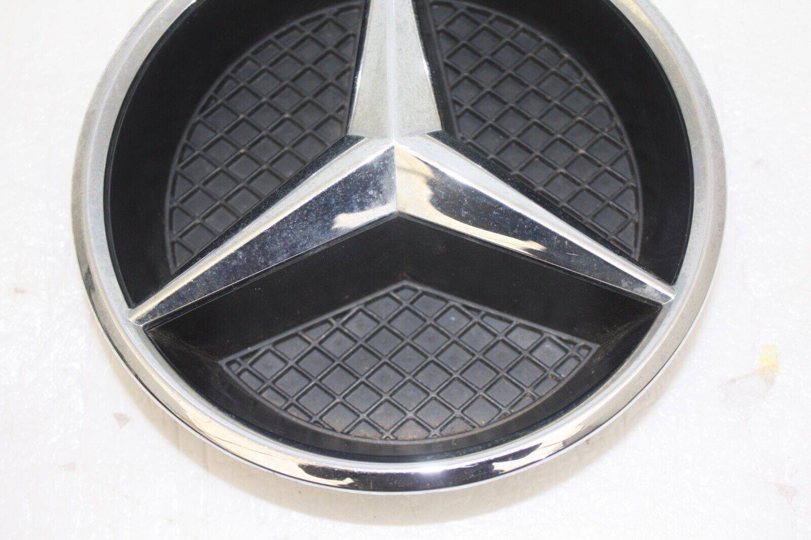 Mercedes-GLC-X253-Front-Bumper-Grill-Badge-A0008880160-Genuine-176412670925-3
