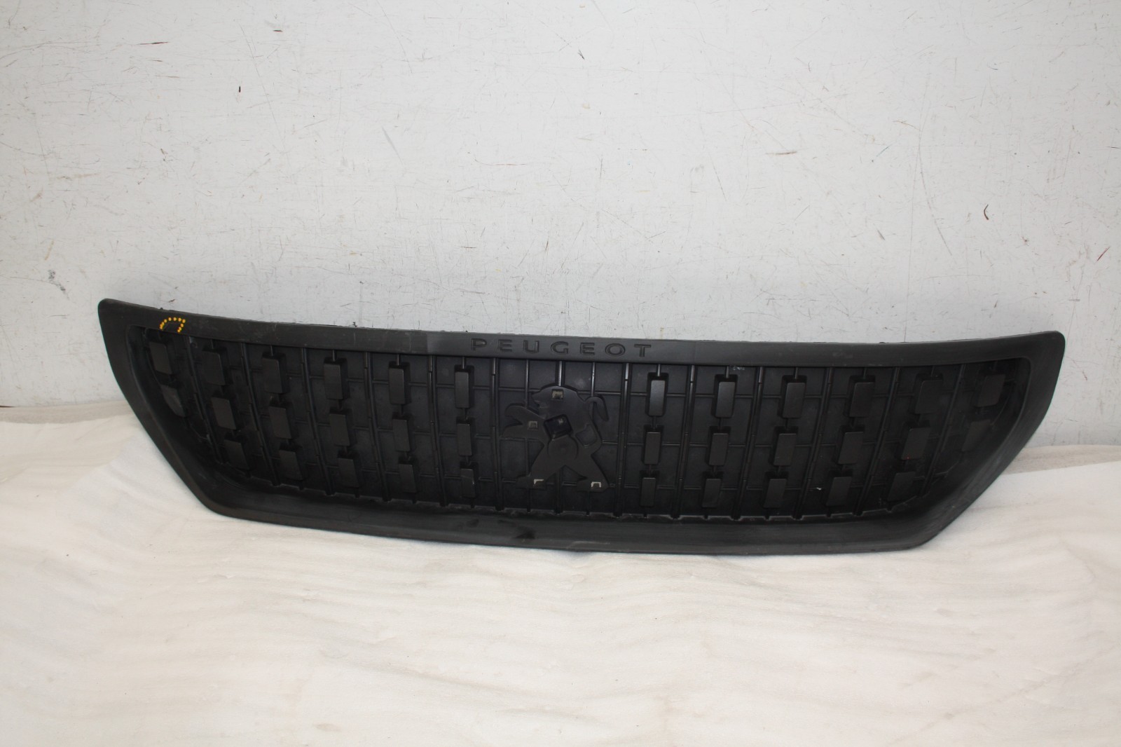 Peugeot Expert Front Bumper Grill 2016 TO 2024 9845427080 Genuine *DAMAGED*