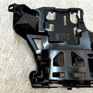Porsche Macan 95B Rear Bumper Left Side Mount Bracket 2022 ON 95B807571E Genuine - Image 3