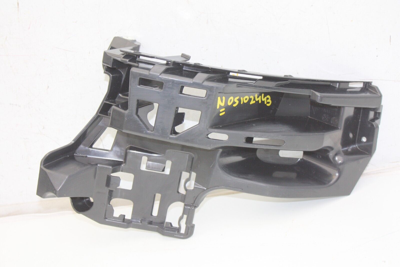 Porsche Macan Rear Bumper Right Bracket 2022 TO 2024 95B807572D Genuine