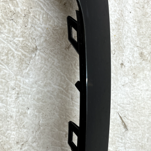 Range Rover Evoque L551 Front Bumper Right Trim 2019 ON K8D2-17E784-AB Genuine - Image 7