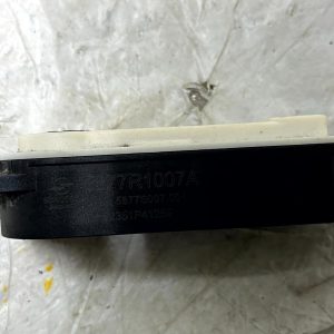 Range Rover Evoque L551 Shutter Grill Actuator Motor 5877R1007A Genuine - Image 3