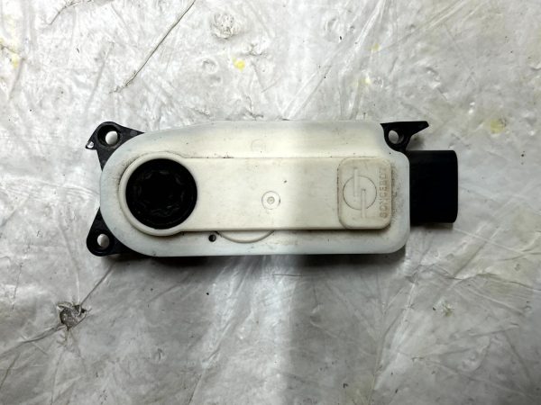Range-Rover-Evoque-L551-Shutter-Grill-Actuator-Motor-5877R1007A-Genuine-177658567525