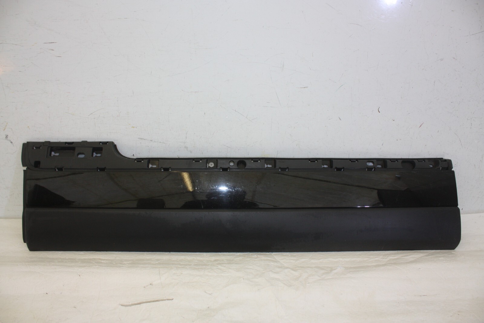 Range Rover Vogue L405 Front Left Door Moulding 2012 – 2018 CK52-21065-A Genuine
