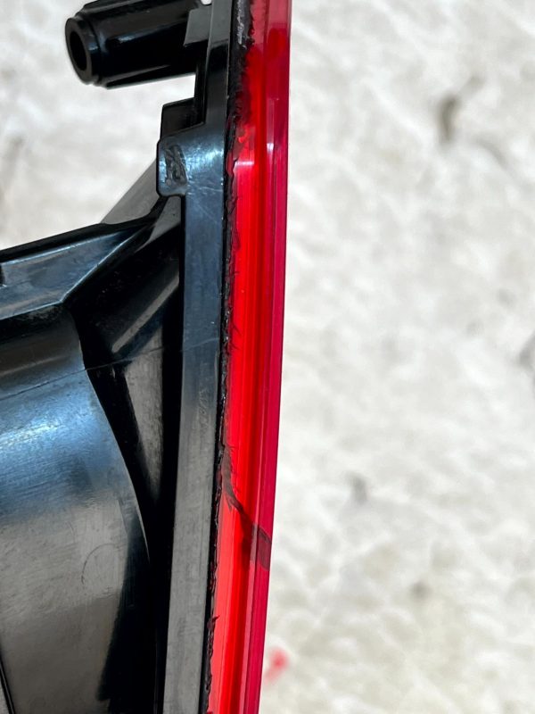 Renault 5 E-Tech Rear Bumper Right Side Light Reflector 265407415R Genuine 7 Renault 5 E Tech Rear Bumper Right Side Light Reflector 265407415R Genuine 178427544025 8